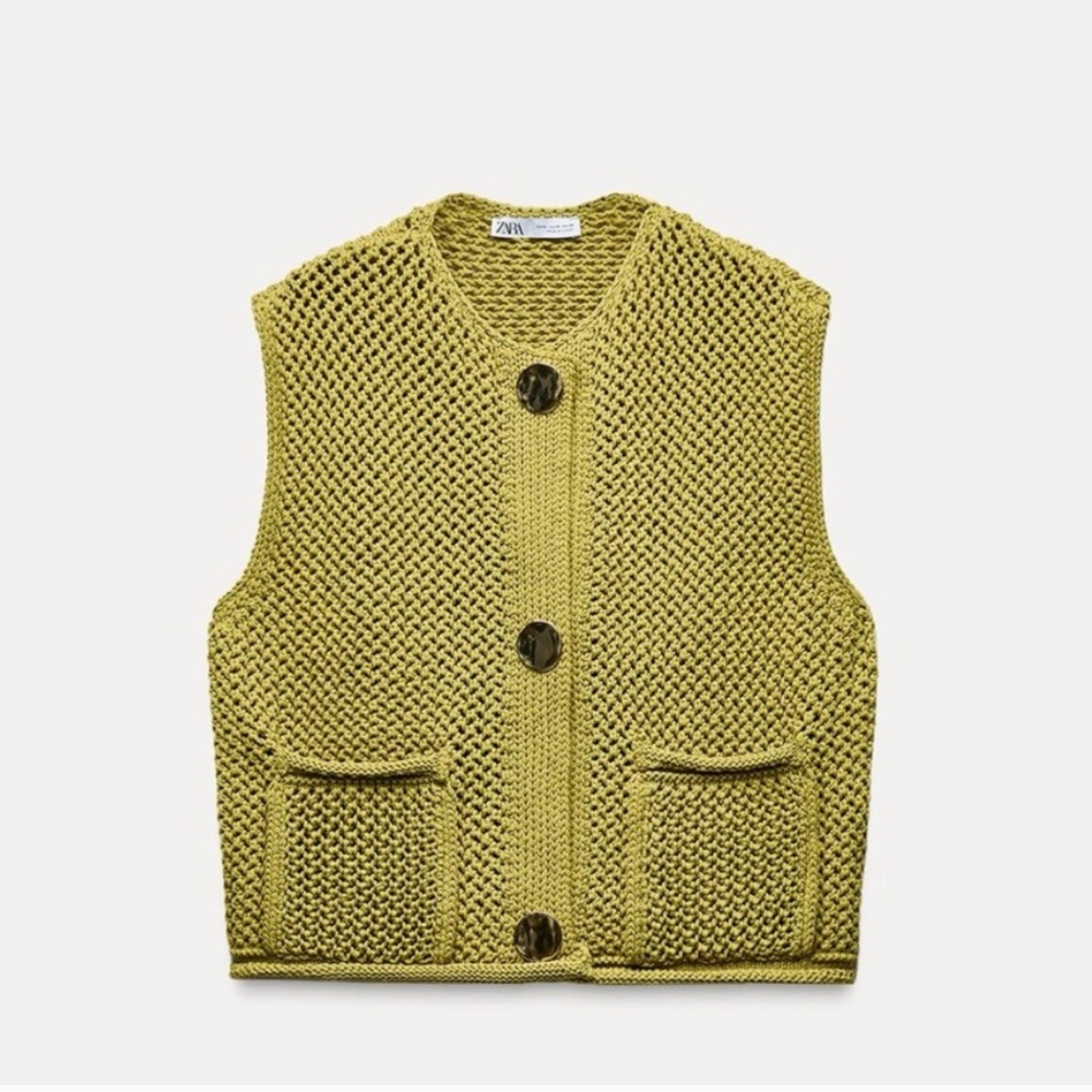 Zara // NWT // lime Knit Vest with Buttons